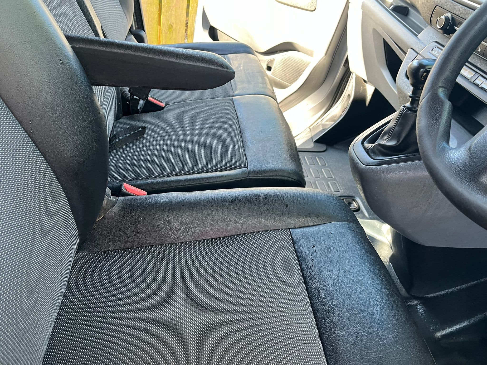 Vehicle image 13 of 21