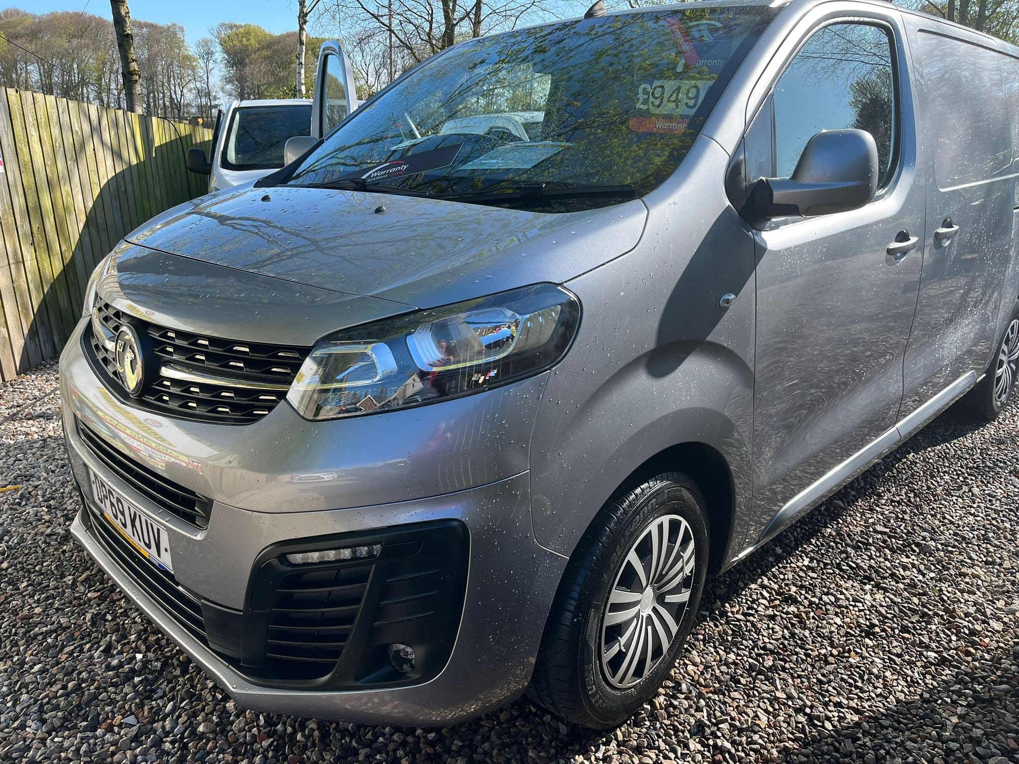 Vehicle image 4 of 21