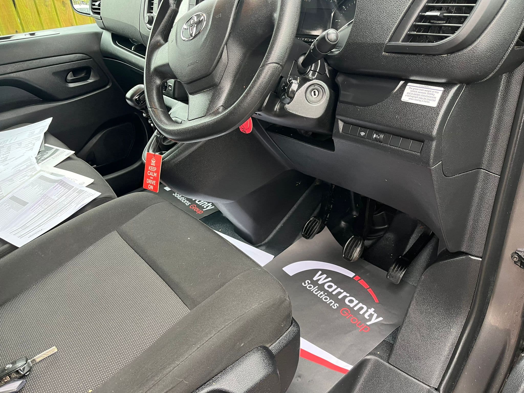 Vehicle image 14 of 21