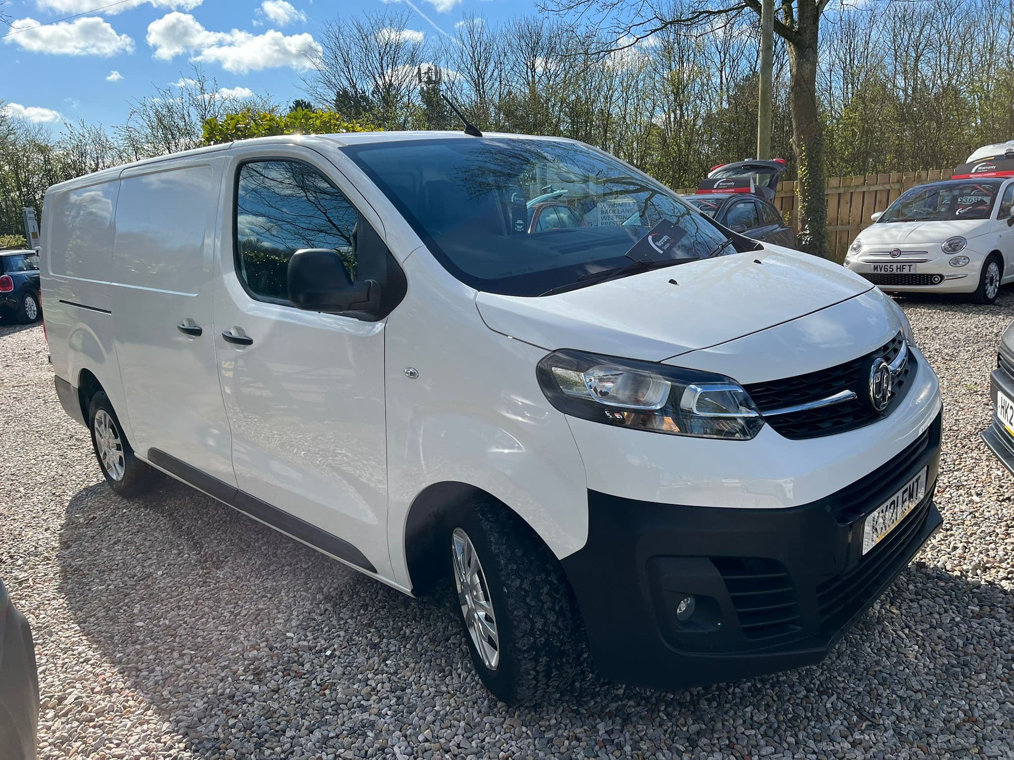 Vehicle image 4 of 32