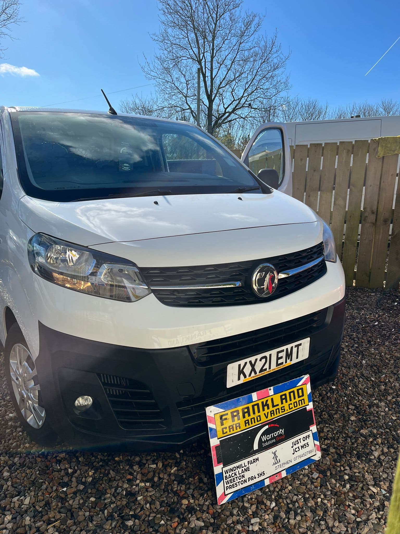 Vehicle image 7 of 32