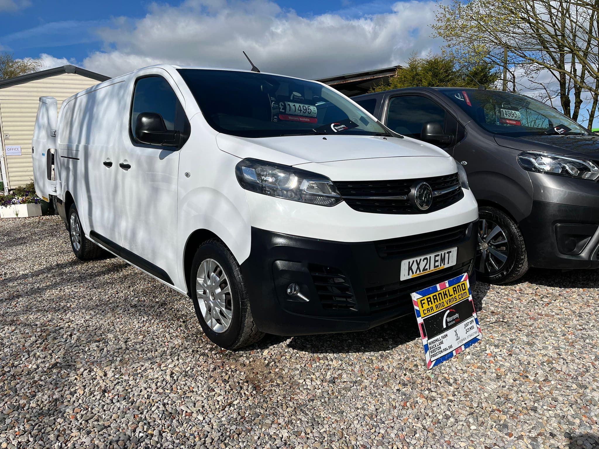 Vehicle image 8 of 32