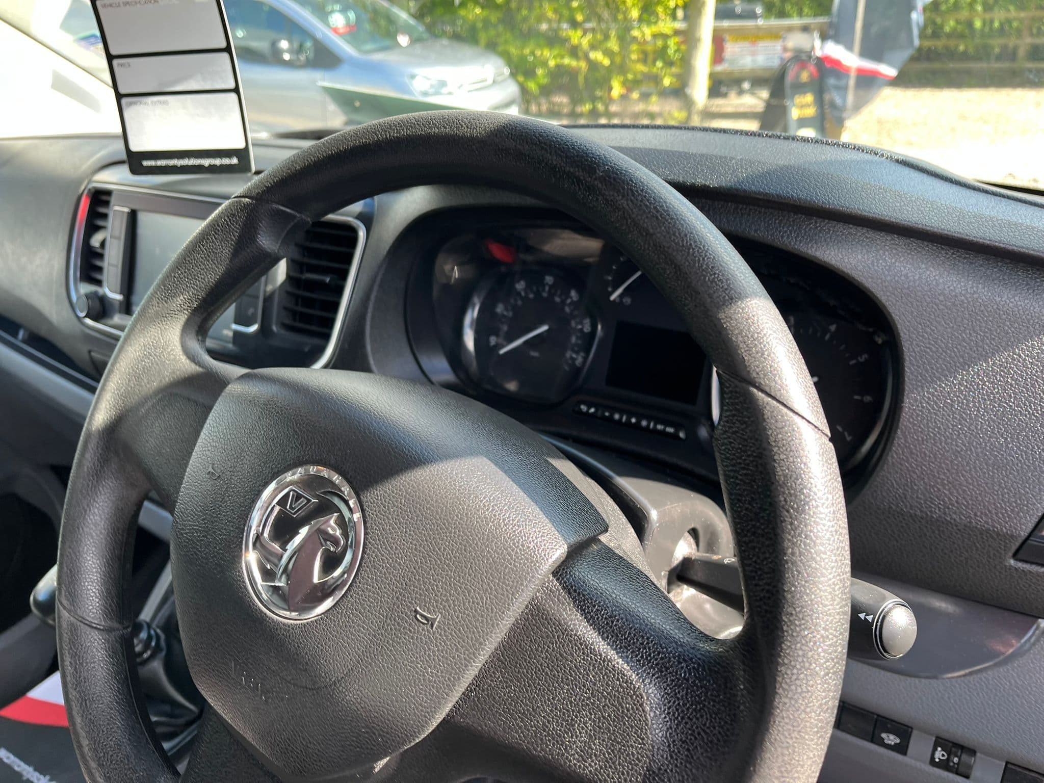 Vehicle image 16 of 32