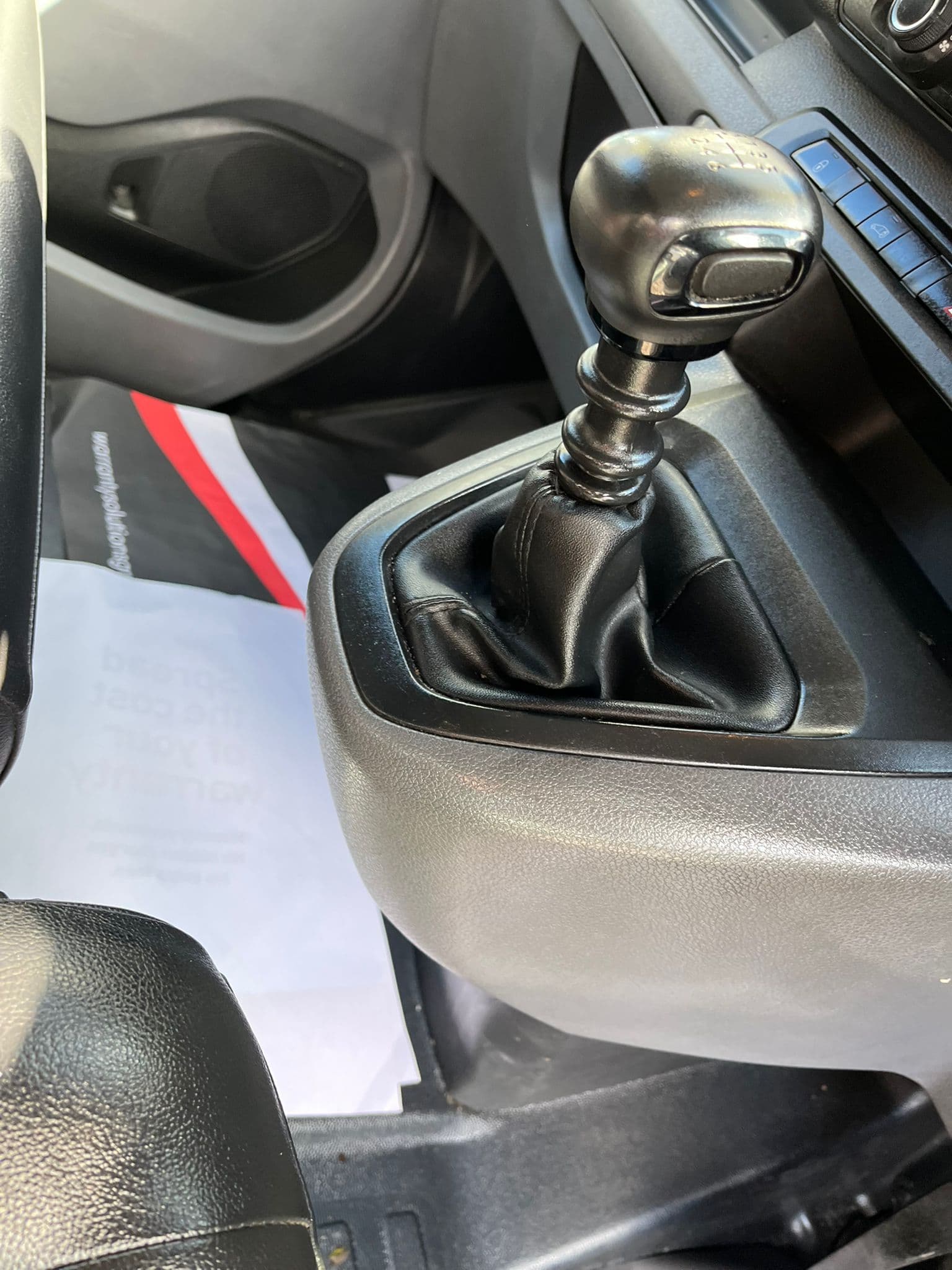 Vehicle image 20 of 32