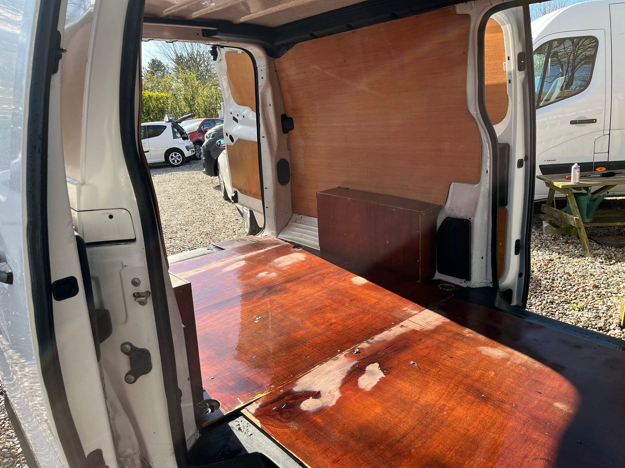 Vehicle image 26 of 32