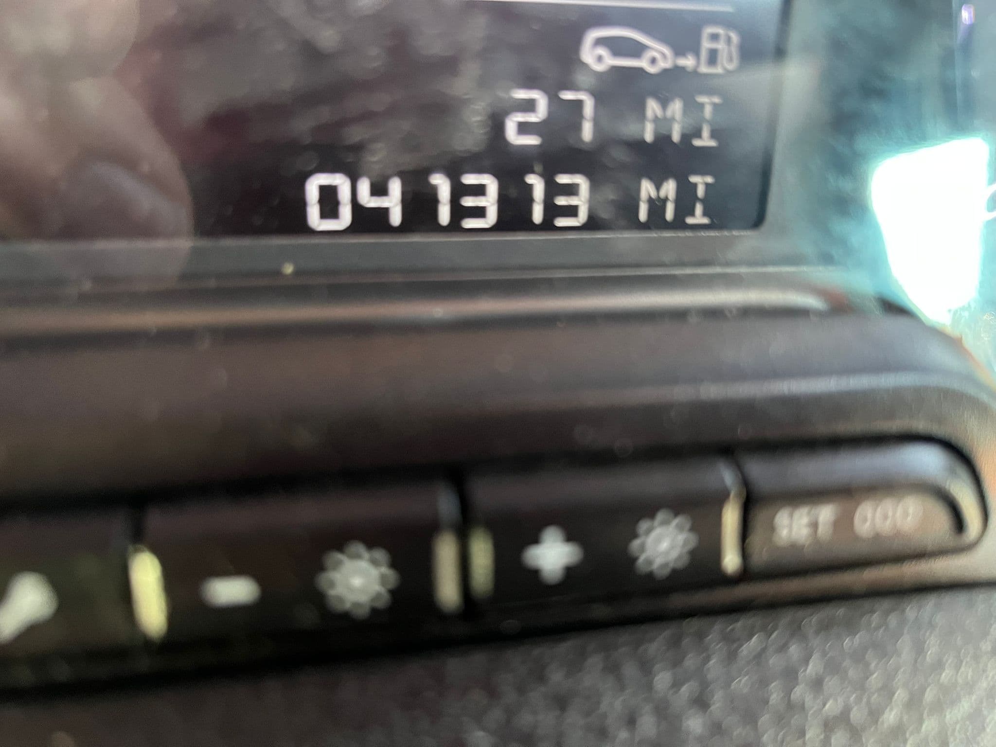 Vehicle image 28 of 32