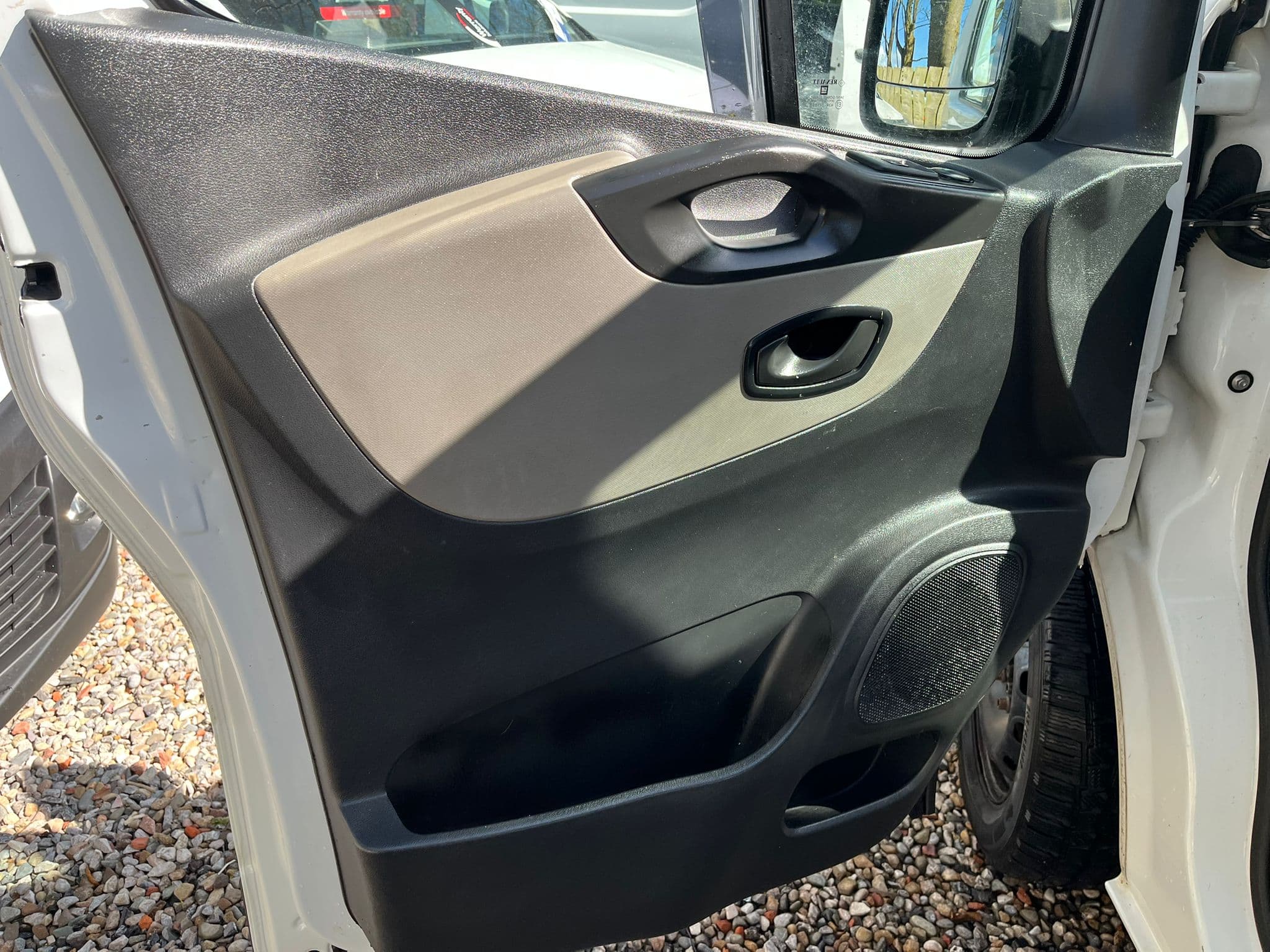 Vehicle image 3 of 9