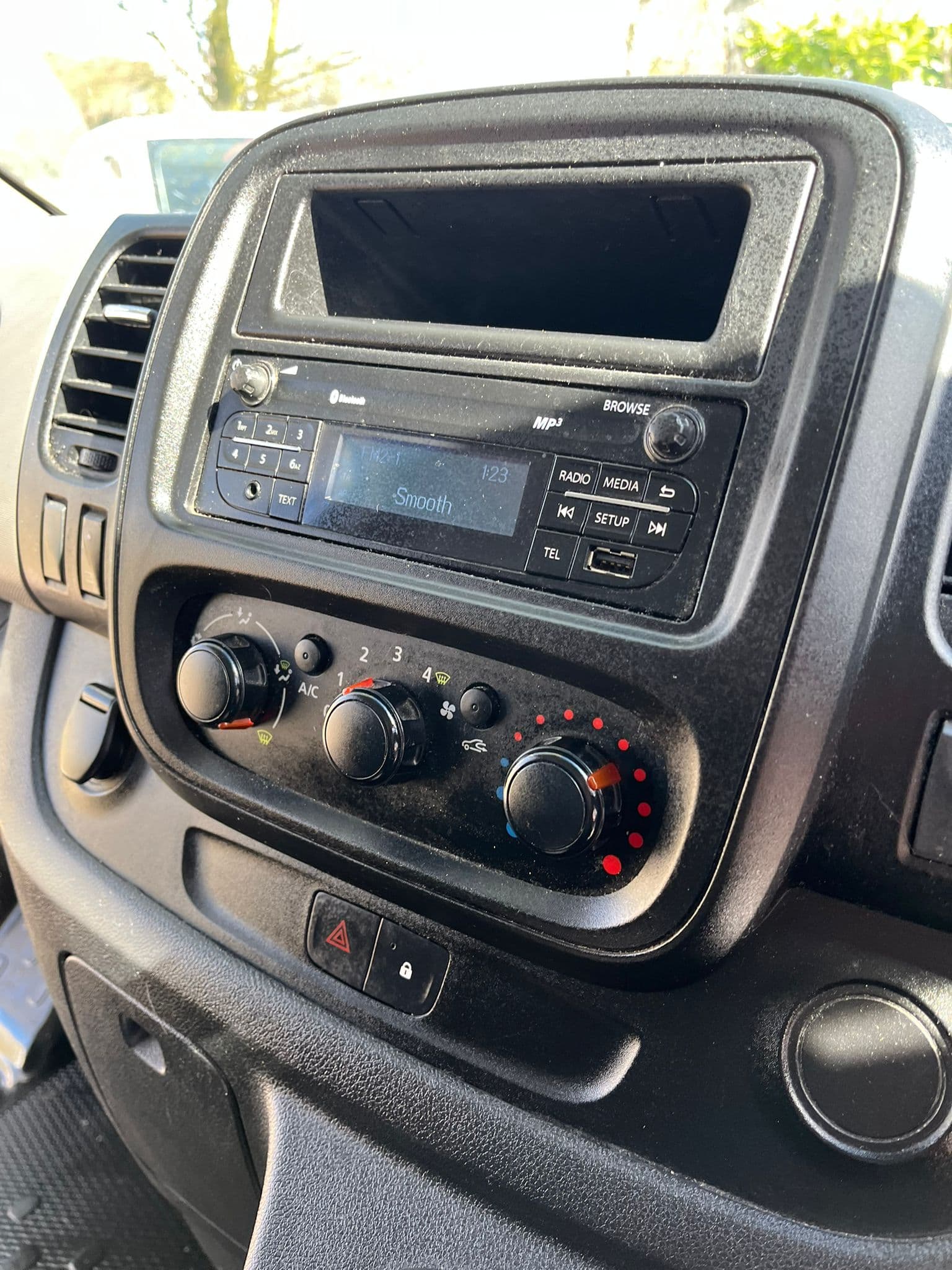 Vehicle image 6 of 9