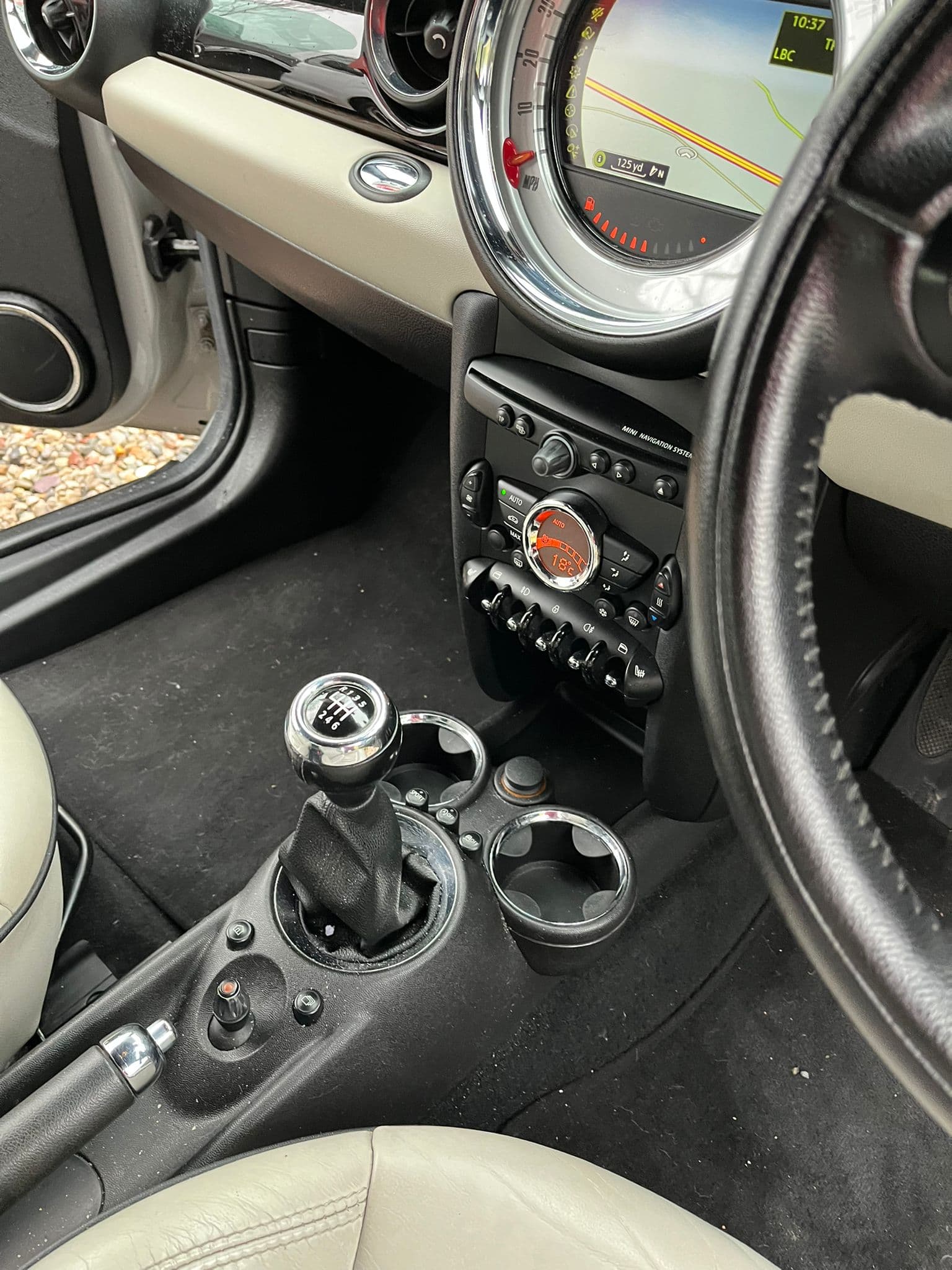 Vehicle image 10 of 15