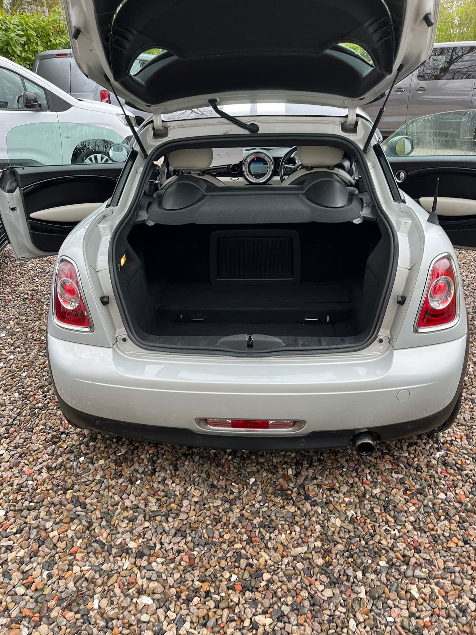 Vehicle image 7 of 15