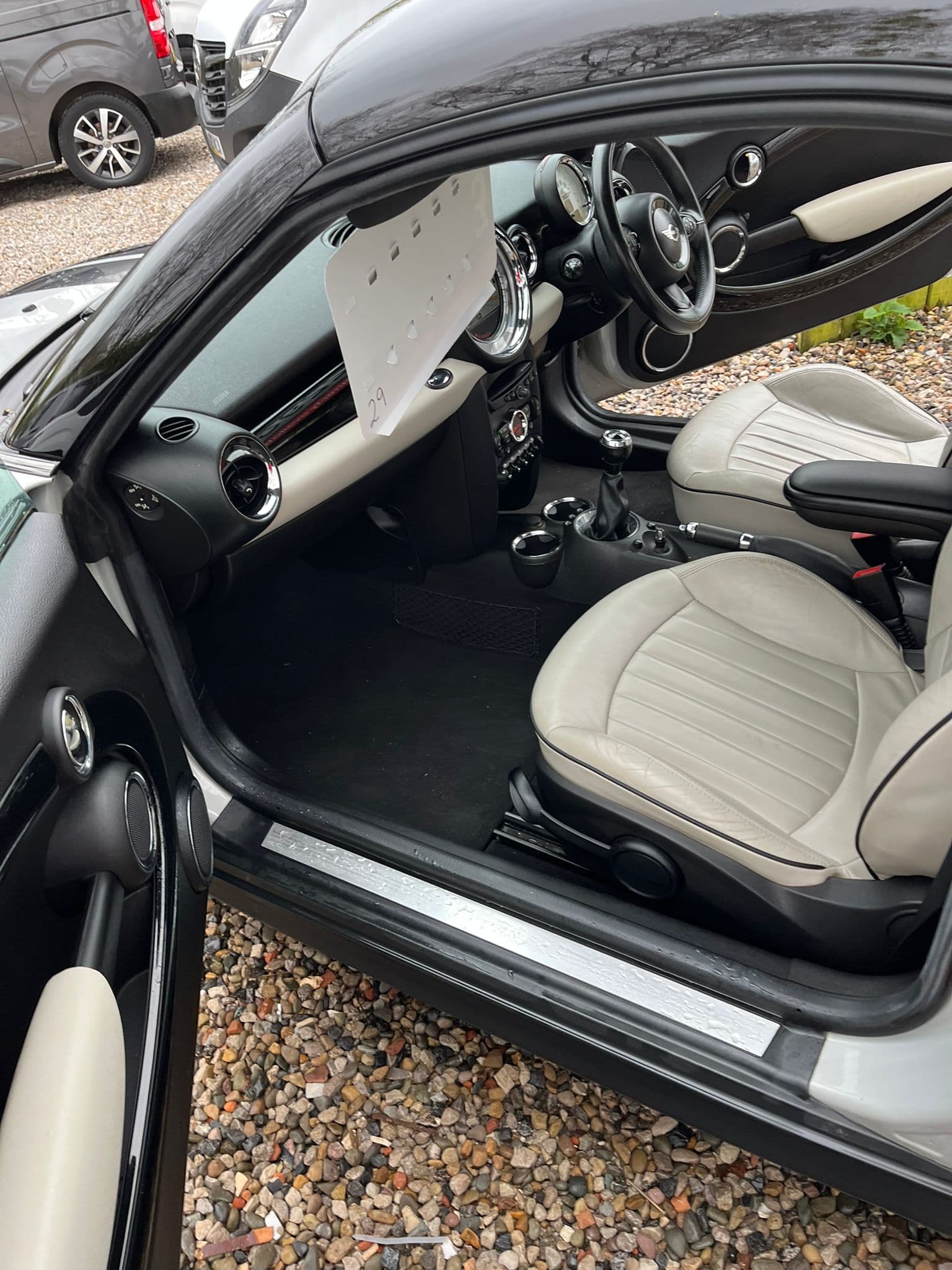 Vehicle image 14 of 15