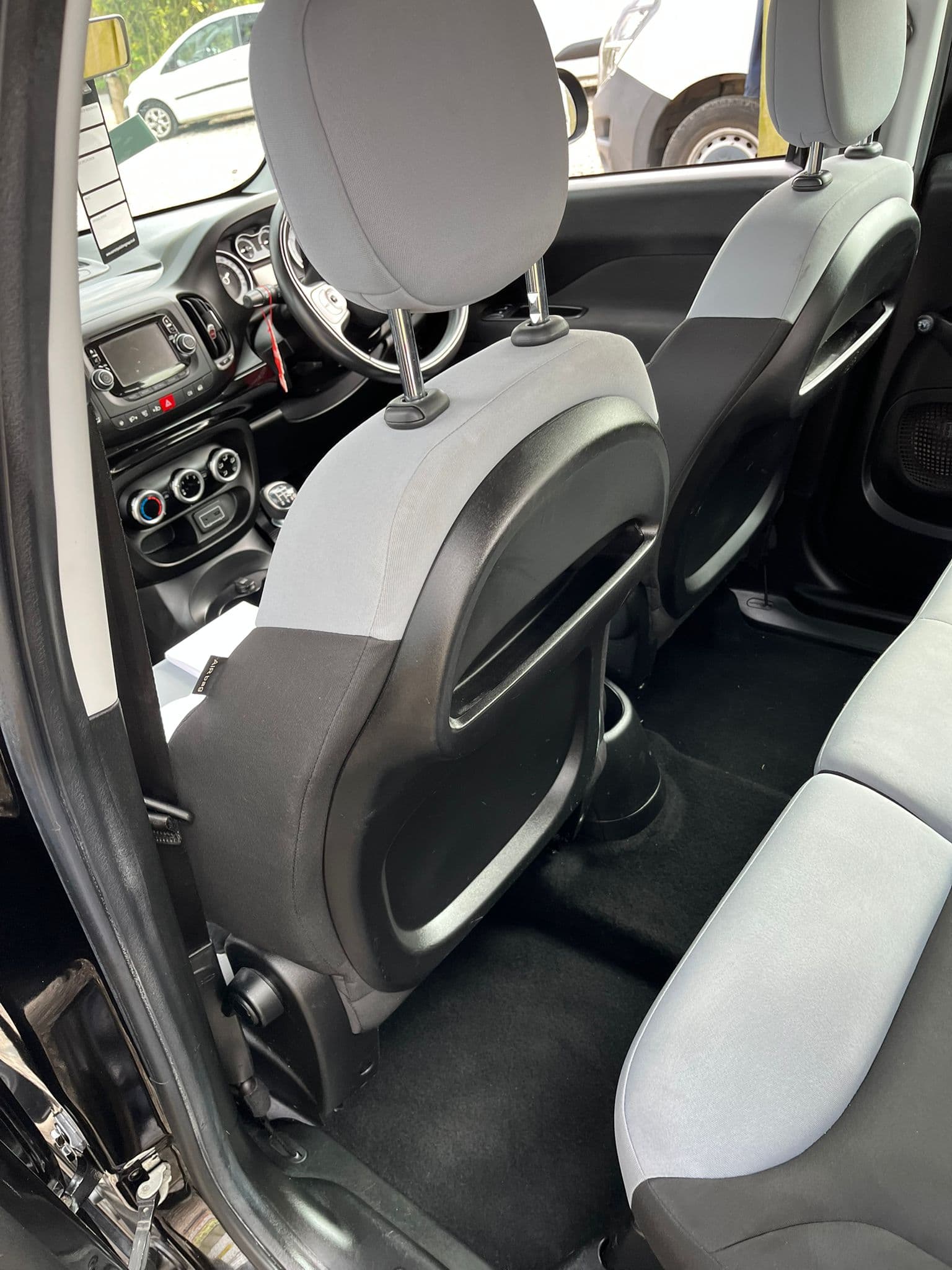 Vehicle image 14 of 38