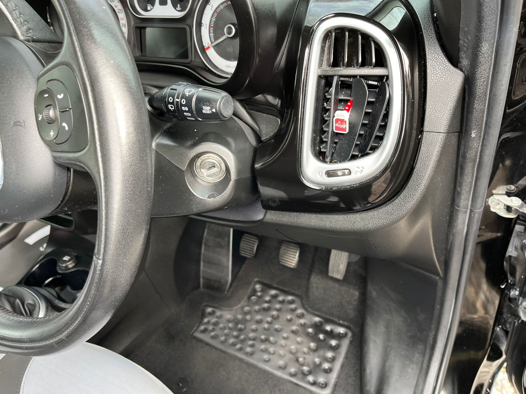 Vehicle image 24 of 38