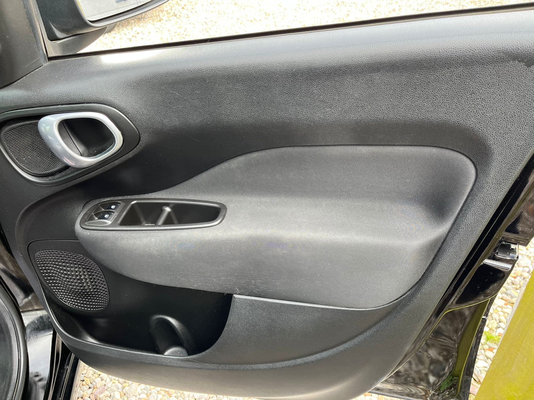 Vehicle image 31 of 38